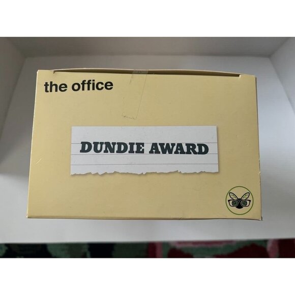 NEW Dundie Award The Office TV Dunder Mifflin Gold Trophy TV Comedy - Picture 4 of 6
